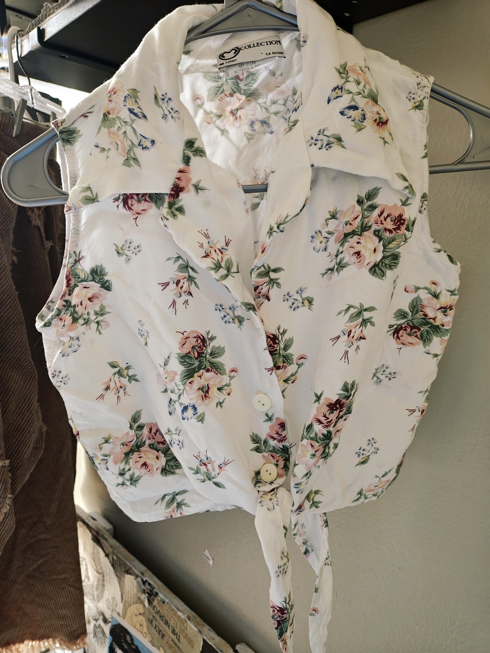 Sleeveless Tie-Front Floral Button-Down Top - White with Pink & Green
